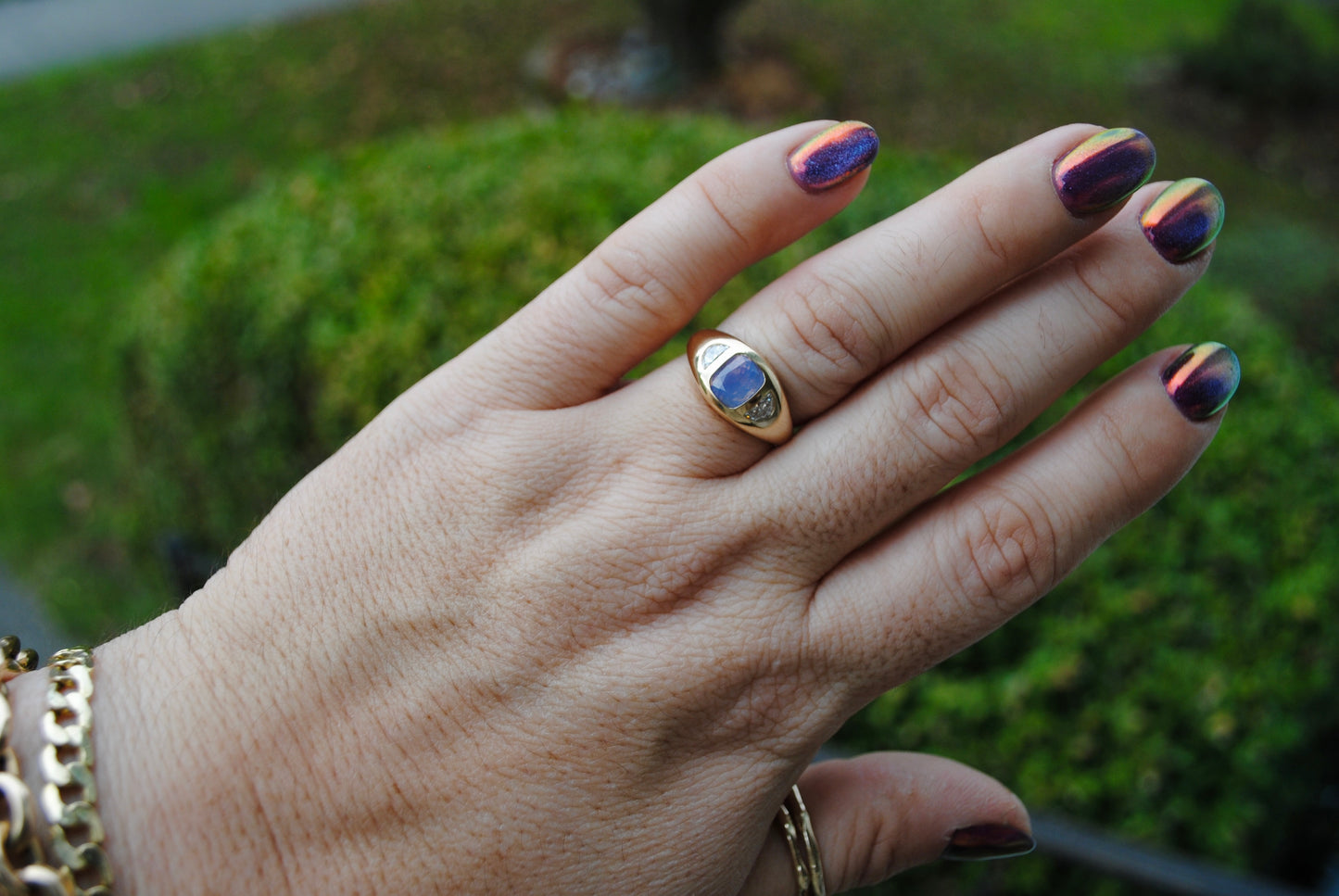 Moon Bombe Ring with 1.59 carat opalescent lavender sapphire and diamonds