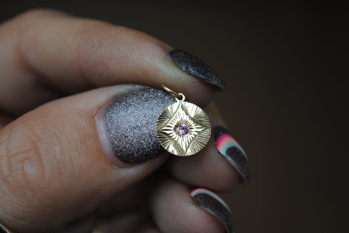 MINI ENGRAVED MEDALLION - 2.5MM MAUVE SAPPHIRE