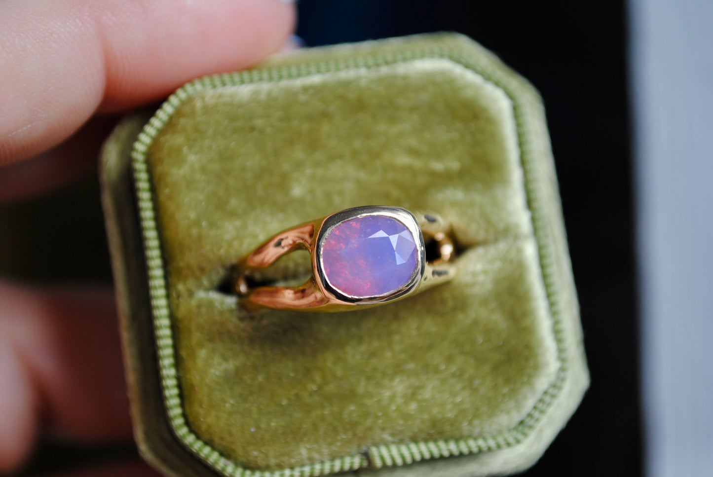 Candy Sapphire Split Carve Band