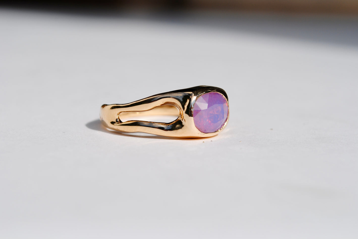 Candy Sapphire Split Carve Band