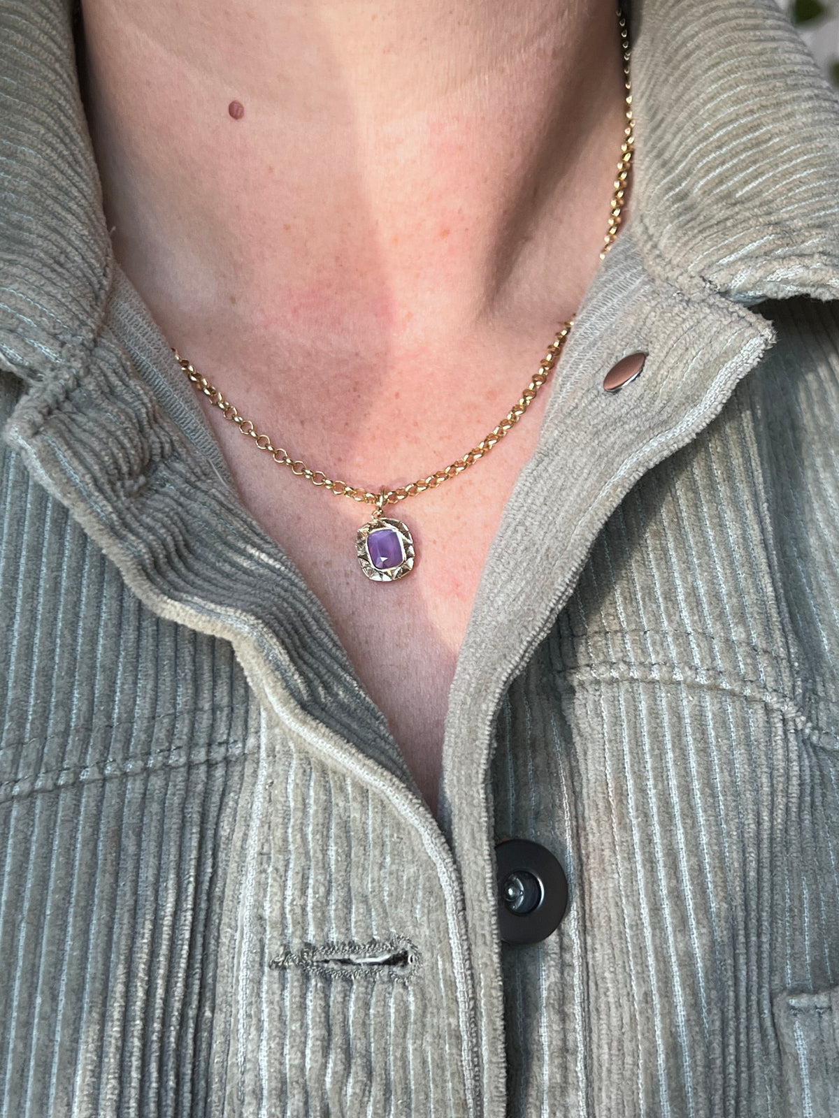 JUMBO ENGRAVED JELLYBEAN -  1.52 CARAT PINKY PURPLE OPALESCENT SAPPHIRE - ONE OF A KIND