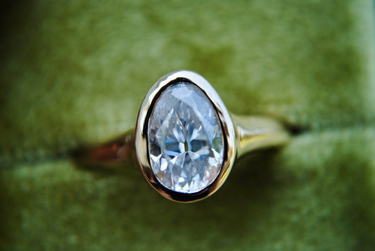 Diamond Egg Solitaire