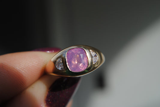 Moon Bombe Ring with 1.58 carat opalescent pink sapphire and diamonds