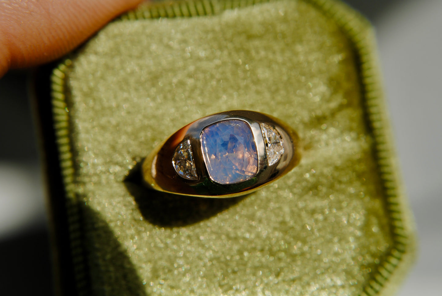 Moon Bombe Ring with 1.59 carat opalescent lavender sapphire and diamonds