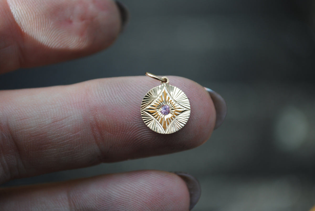 MINI ENGRAVED MEDALLION - 2.5MM MAUVE SAPPHIRE