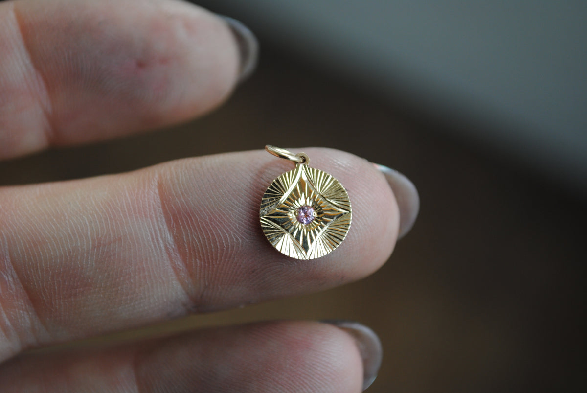 MINI ENGRAVED MEDALLION - 2.5MM MAUVE SAPPHIRE
