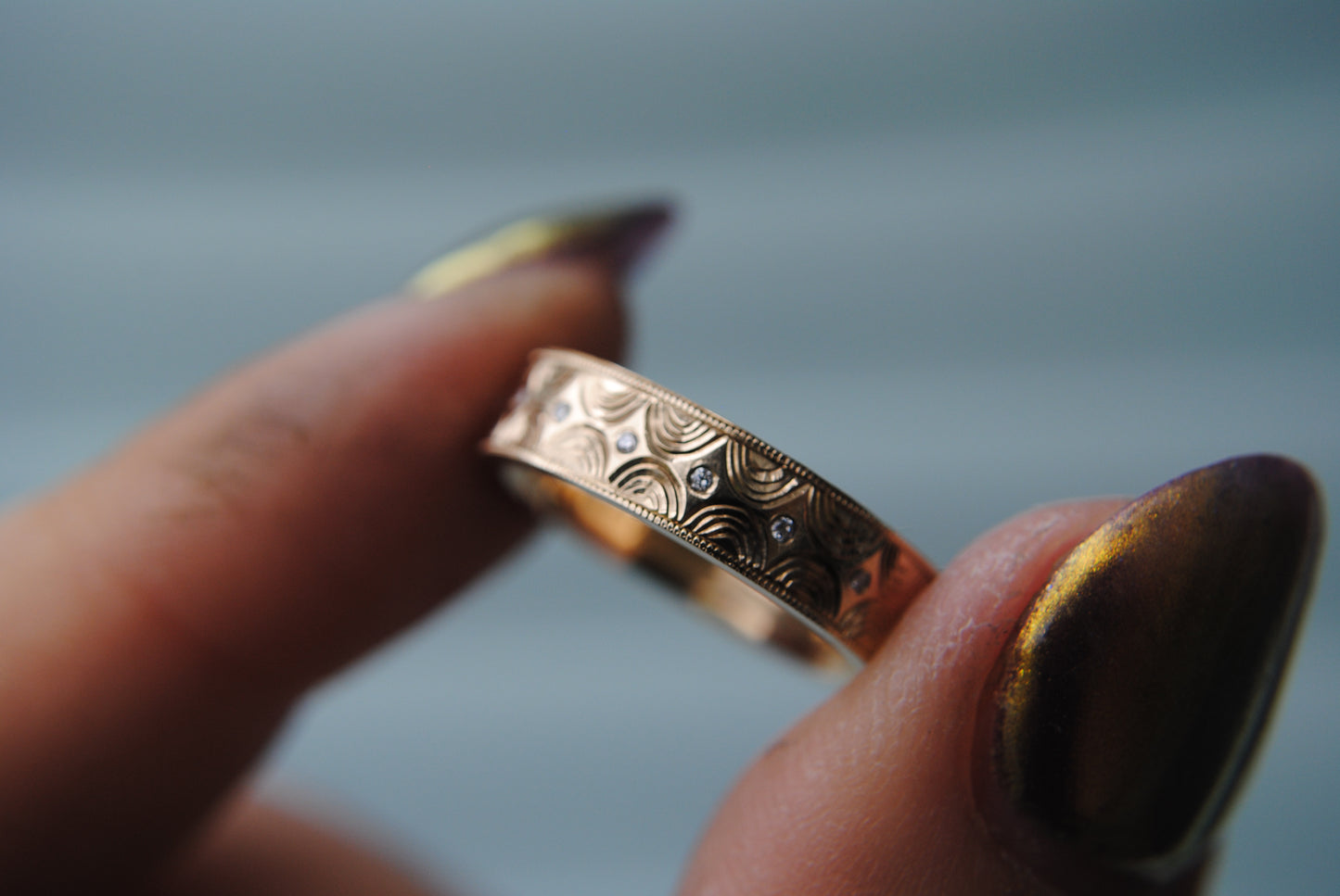 TWINKLES AND RAINBOWS ENGRAVED BAND WITH DIAMONDS
