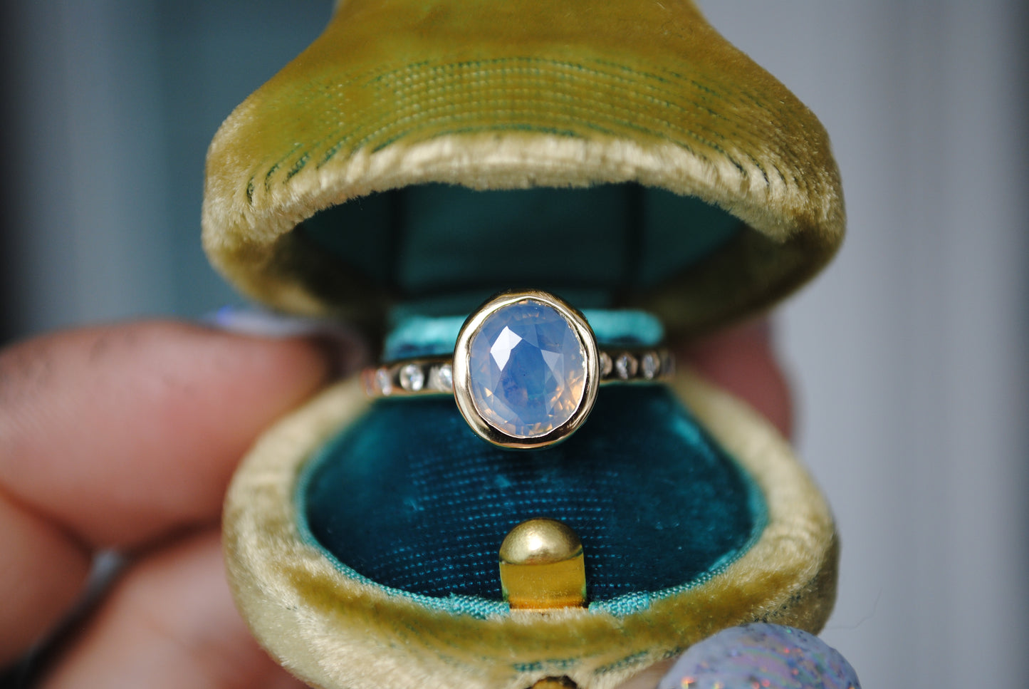 PALE BLUE DREAM SAPPHIRE